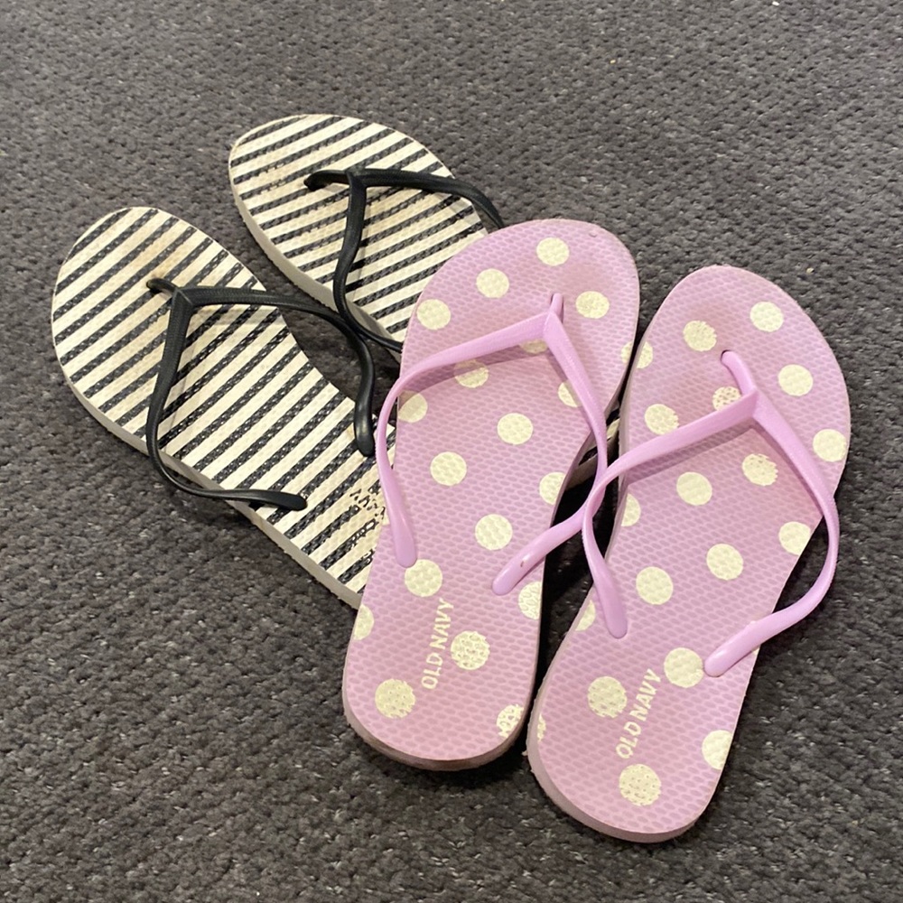 2 Pairs of Flip Flops Perfect for Summer